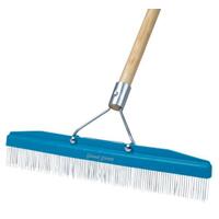 Grandi Groom Carpet Rake